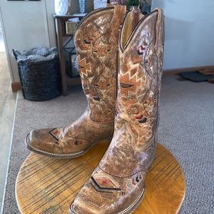 Corral boots
